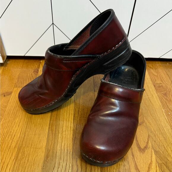 Dansko Women’s 45 Red Maroon Leather Professional Clog Chunky Platform Work - Picture 1 of 8